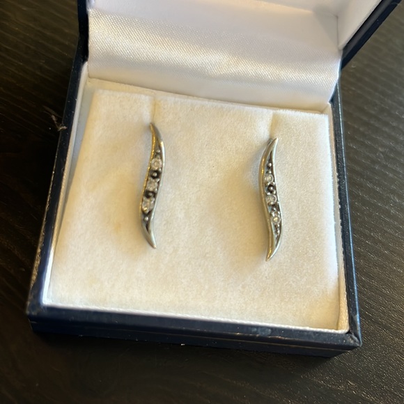 Silver earrings with cubic zirconia and onyx inlays - Picture 4 of 6